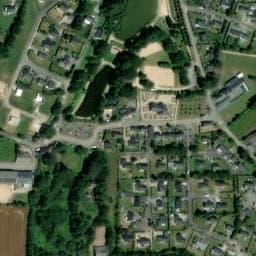 Vue satellite de Aire Camping Car Saint-Derrien à Plounéventer