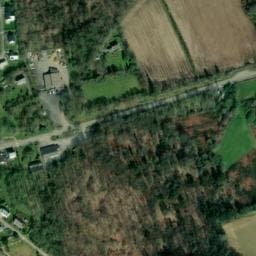 Vue satellite de Parking de la Maison du Plateau à Ploudiry