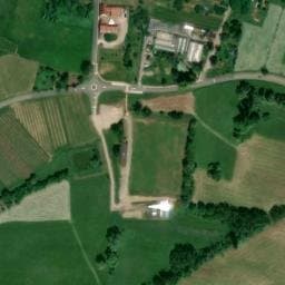 Vue satellite de Parking bus du terrain de football à Mittelbergheim