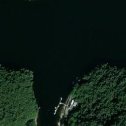 Vue satellite de Camping Merlin les pieds dans l'eau à Caurel