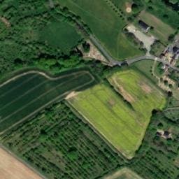 Vue satellite de Aire de stationnement à Asnières-sur-Vègre à Asnières-sur-Vègre