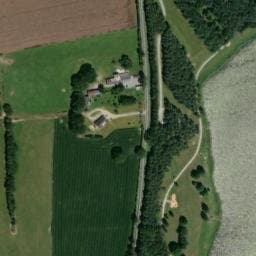 Vue satellite de AIRE DE STATIONNEMENT - ISSE à Issé