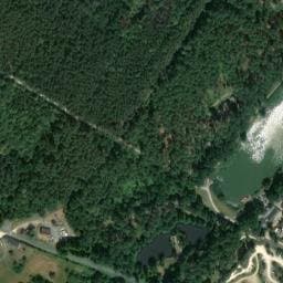 Vue satellite de Huttopia Lac de Rillé à Rillé
