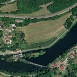 Vue satellite de Aire de stationnement Ougney-Douvot. à Ougney-Douvot