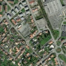 Vue satellite de Aire de stationnement Gare de Mortagne-sur-Sèvre à Saint-Laurent-sur-Sèvre