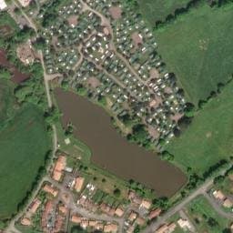 Vue satellite de Emplacements au camping Le Domaine des Forges à Avrillé