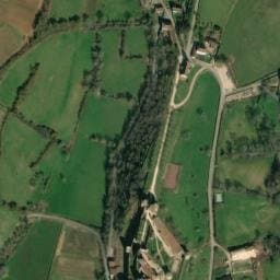 Vue satellite de Aire de stationnement pour camping-car Berzé-le-Châtel à Berzé-la-Ville