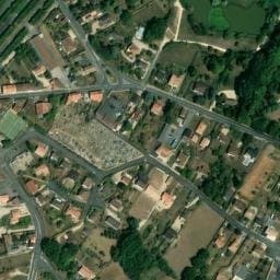 Vue satellite de Aire de Stationnement de Camping-Car de Gençay à Gençay