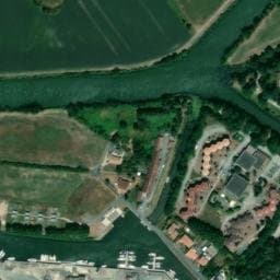 Vue satellite de Parking nuit — Marans à Marans