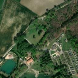 Vue satellite de Camping de l'Étang bleu à La Chapelle-Montabourlet