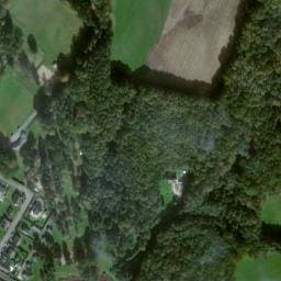 Vue satellite de Saint Privat Aire de camping-cars à Saint-Julien-aux-Bois
