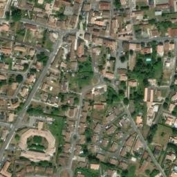 Vue satellite de Aire de stationnement de Saint-Savin à Saint-Yzan-de-Soudiac