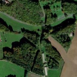 Vue satellite de Aire de stationnement du Lavoir à Saint-Geniès