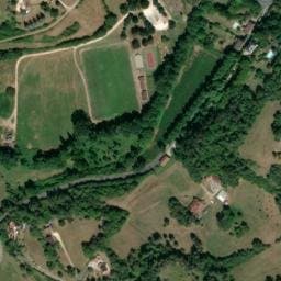 Vue satellite de Aire de stationnement de Sainte-Alvère à Pezuls