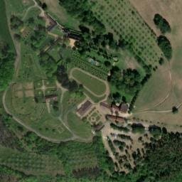 Vue satellite de Aire de stationnement des Jardins du Manoir d'Eyrignac à Simeyrols