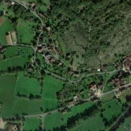 Vue satellite de Aire de pique-nique proche du ruisseau à Corn