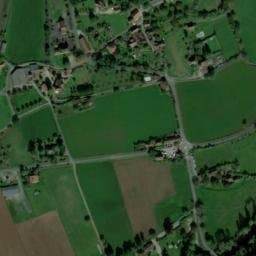 Vue satellite de Toilettes de la station service à Brengues