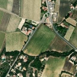 Vue satellite de Aire Camping-Cars de Montbrison sur Lez à Rousset-les-Vignes