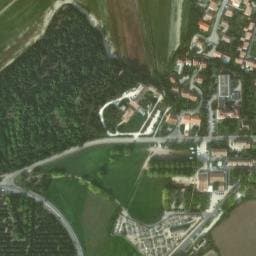 Vue satellite de Parking Pré Chapouton P3 à Grignan