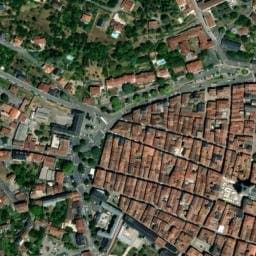 Vue satellite de La van-life en Aveyron avec la petite vadrouille à Villefranche-de-Rouergue