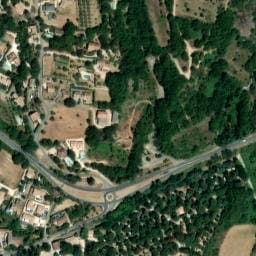 Vue satellite de Aire de camping-car à Saint-Julien-de-Peyrolas à Saint-Julien-de-Peyrolas