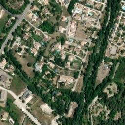 Vue satellite de Parking de la salle des fêtes Lapalun à Buis-les-Baronnies