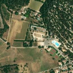 Vue satellite de Camping municipal La Pinède à Saint-Pierre-de-Vassols