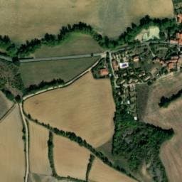 Vue satellite de Causses et Vallées Vacances, Les Chalets de Saint Geniez 3* à Saint-Georges-de-Luzençon