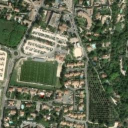Vue satellite de Aire de stationnement d'Uzès à Montaren-et-Saint-Médiers