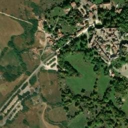 Vue satellite de La Couvertoirade Parking à La Couvertoirade