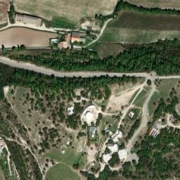 Vue satellite de Nature Camp Luberon à Saint-Michel-l'Observatoire