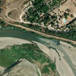 Vue satellite de Camping Les Rives du Luberon à Cheval-Blanc