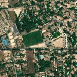 Vue satellite de Parking nuit — Eygalières (2) à Eygalières