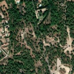 Vue satellite de Aire de stationnement camping-car "Parking du Moulin" à Fontvieille