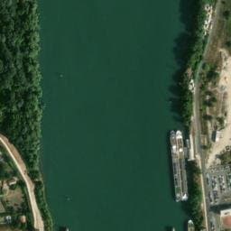 Vue satellite de Parking nuit — Fourques à Fourques