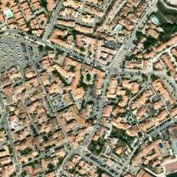 Vue satellite de Aire de stationnement pour camping-car Espace G. Pompidou à Saintes-Maries-de-la-Mer