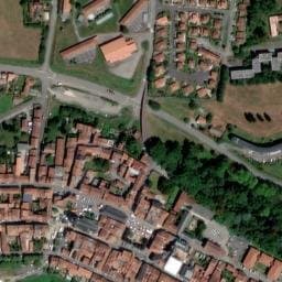 Vue satellite de AIRE DE STATIONNEMENT CAMPING CAR à Montréjeau